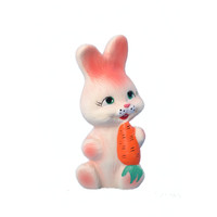 Кролик с морковкой(Игрушки из ПВХ)